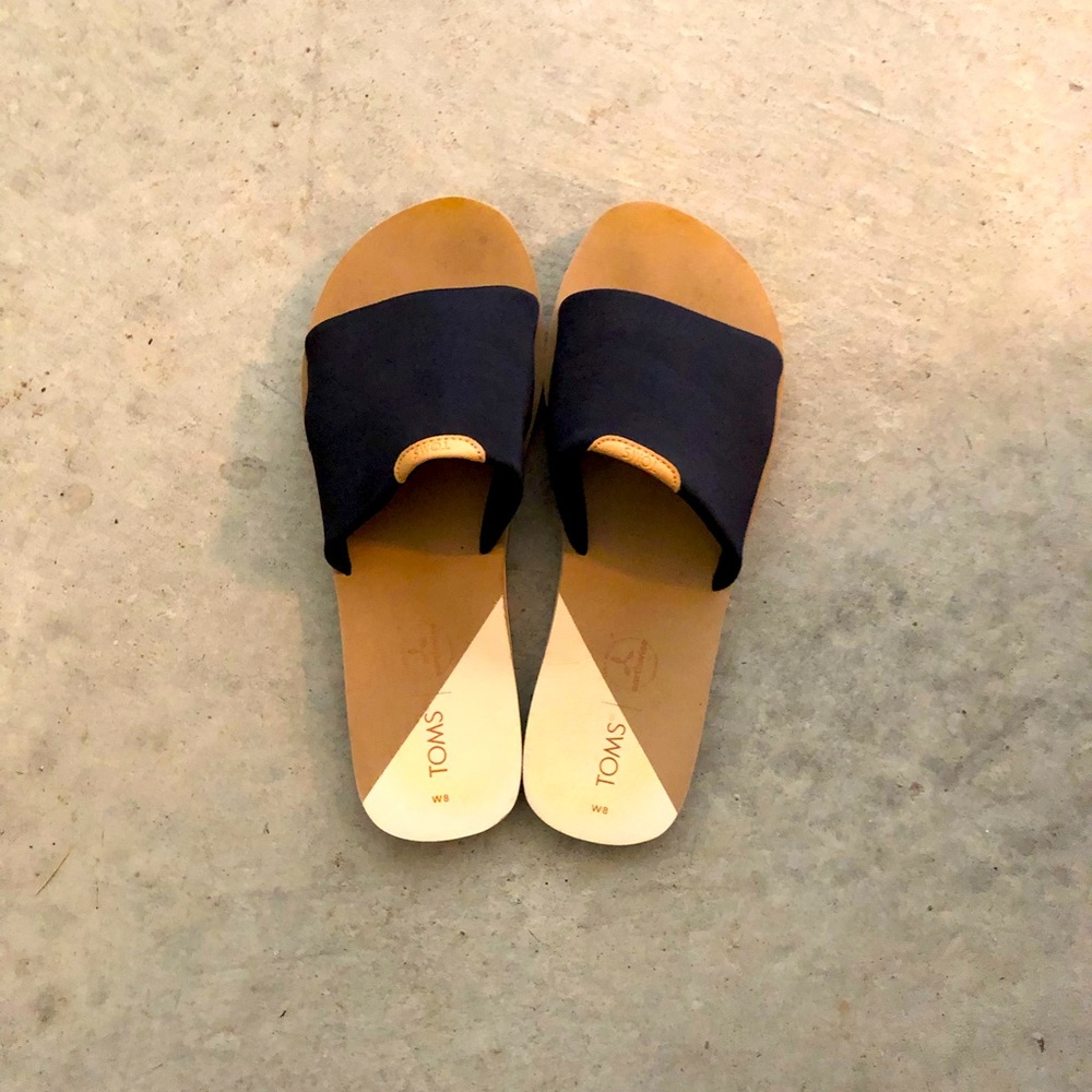 TOMS Carly Sandal